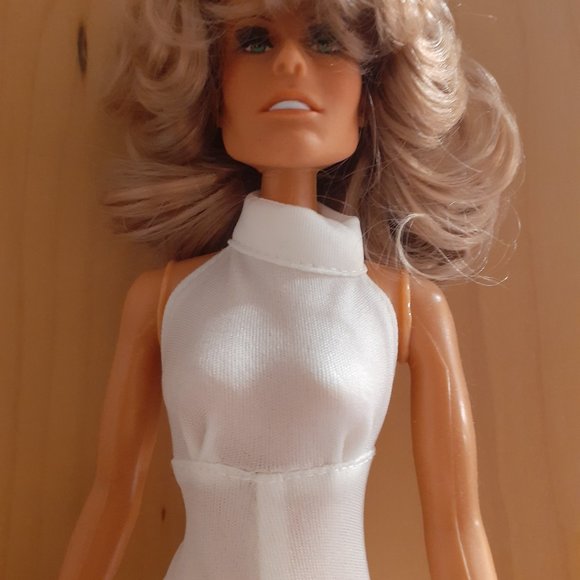 FARRAH FAWCETT POSEABLE FASHION DOLL IN WHITE by MEGO 1977 12 inches tall - Picture 6 of 10